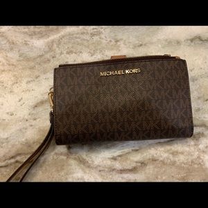 Michael kors wallet